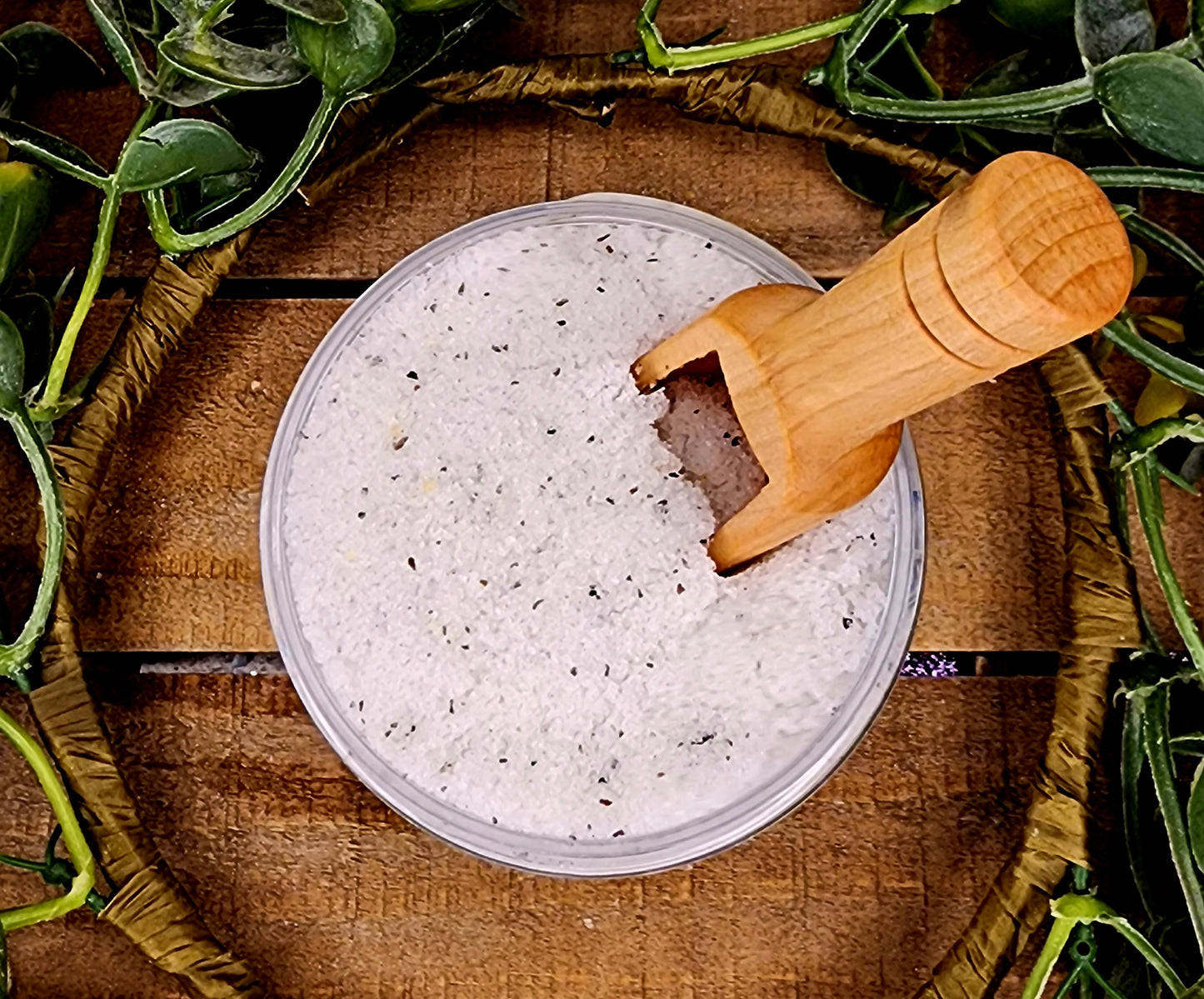 Vanilla Macaron Tea Body Scrub